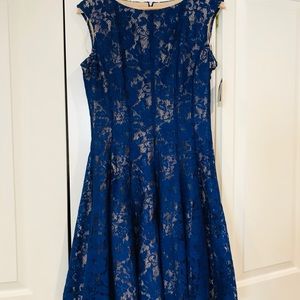 Gabby Skye sleeveless lace dress, size 8